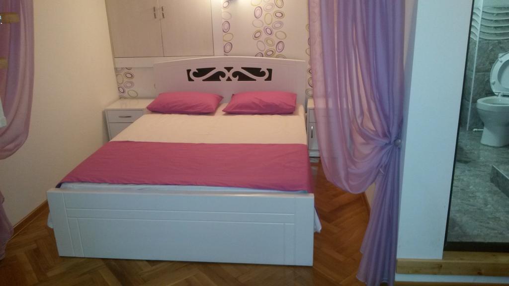 Apartamento Comfortable Flat In Central Tiflis Habitación foto