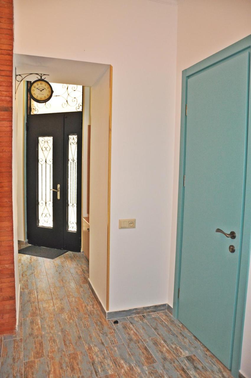 Apartamento Comfortable Flat In Central Tiflis Exterior foto